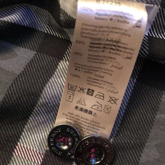 Size 4 kids burberry AUTHENTIC trench coat - Picture 8 of 9